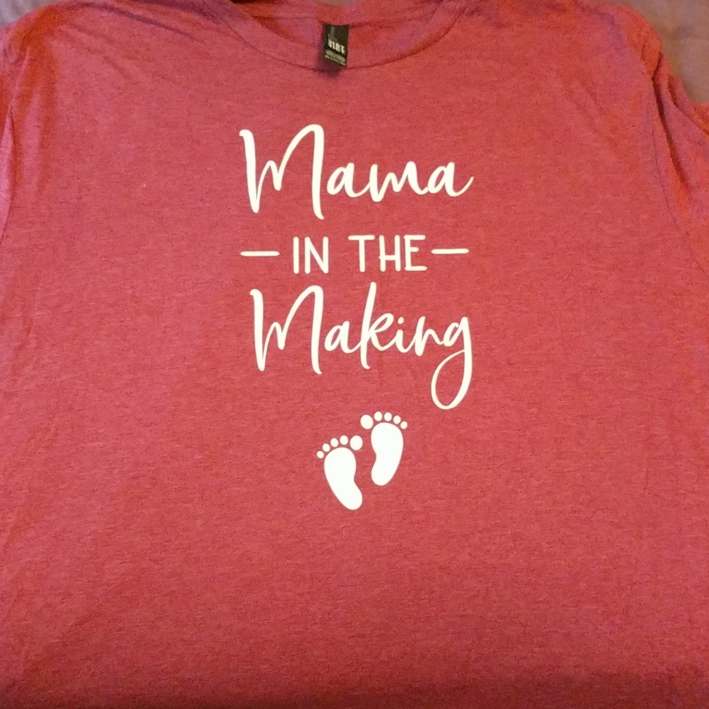 Mama in the making T-shirt